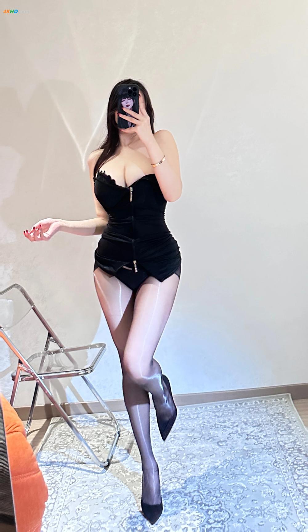 《可可西yyy – 蕾丝吊带透视外套[350MB-47photos]》图集预览