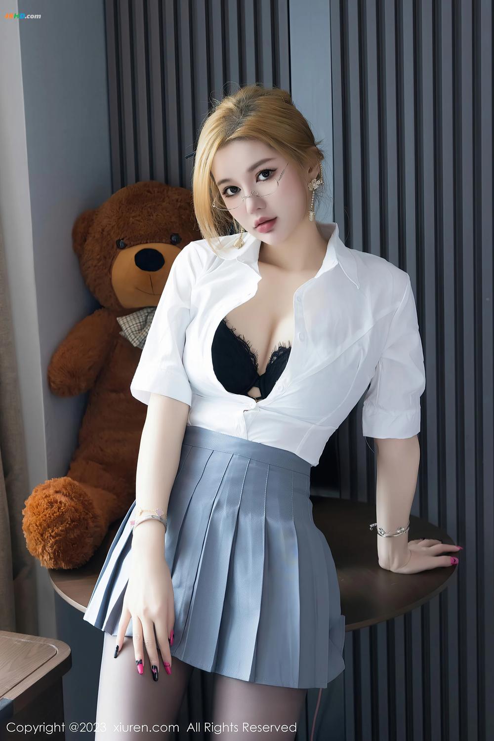 《[Xiuren秀人网]2023.06.01 NO.6836 杨可可coco[543MB-92photos]》图集预览