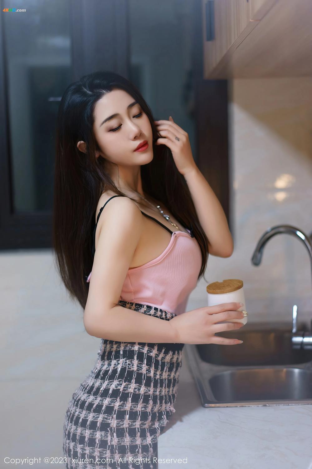 《[Xiuren秀人网]2023.05.25 NO.6799 严利娅Yuliya[330MB-68photos]》图集预览