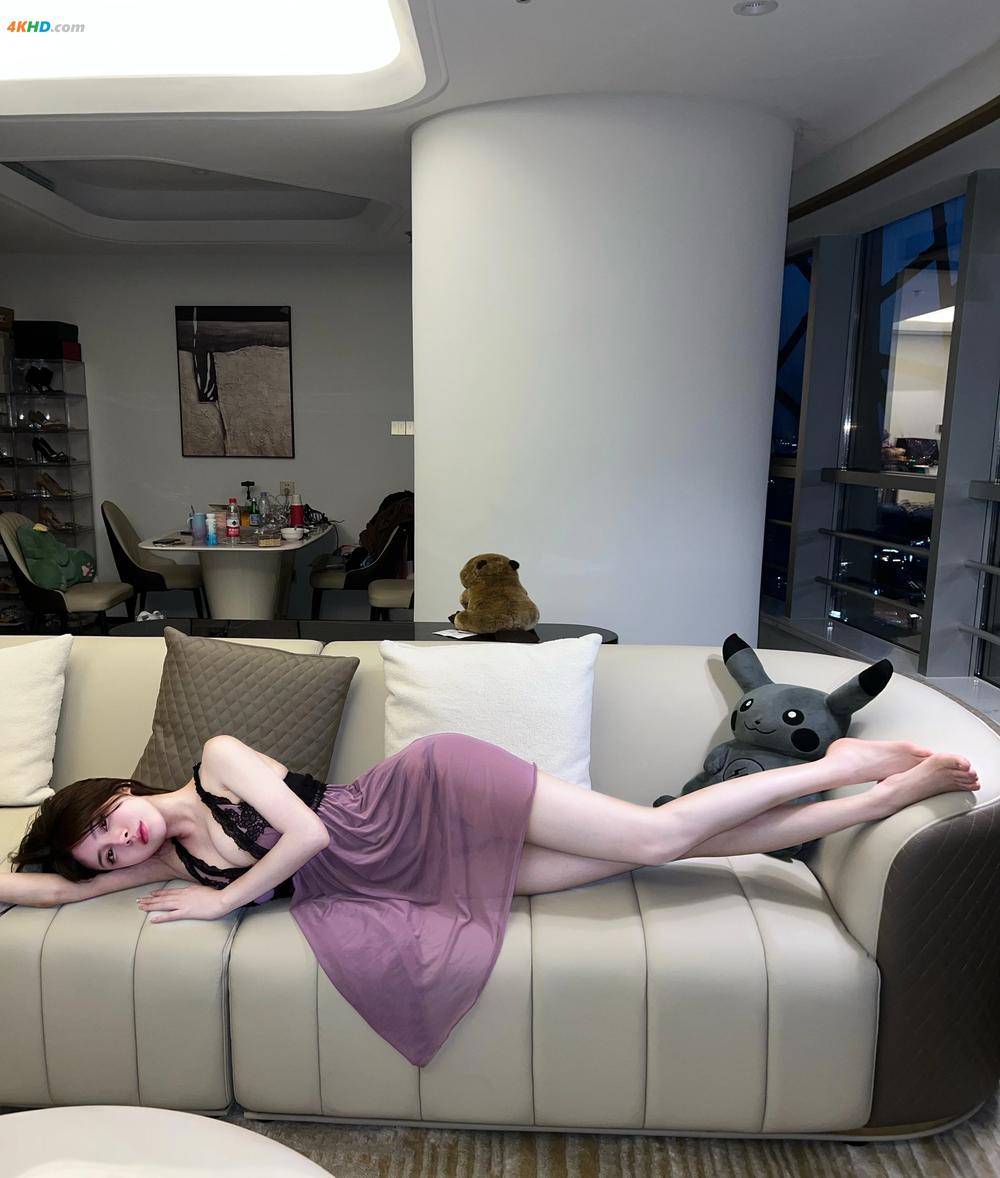 《奔跑的晶骡儿 – 紫色睡衣[122MB-26photos]》图集预览