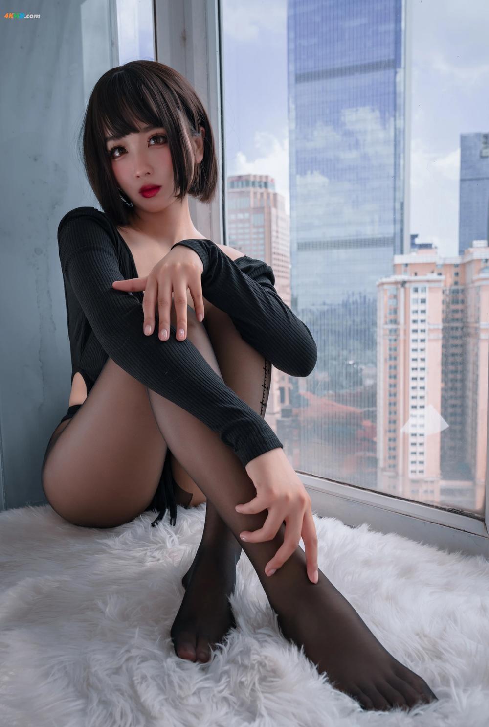 《轩萧学姐 NO.029 – 量个腰围[64MB-32photos]》图集预览