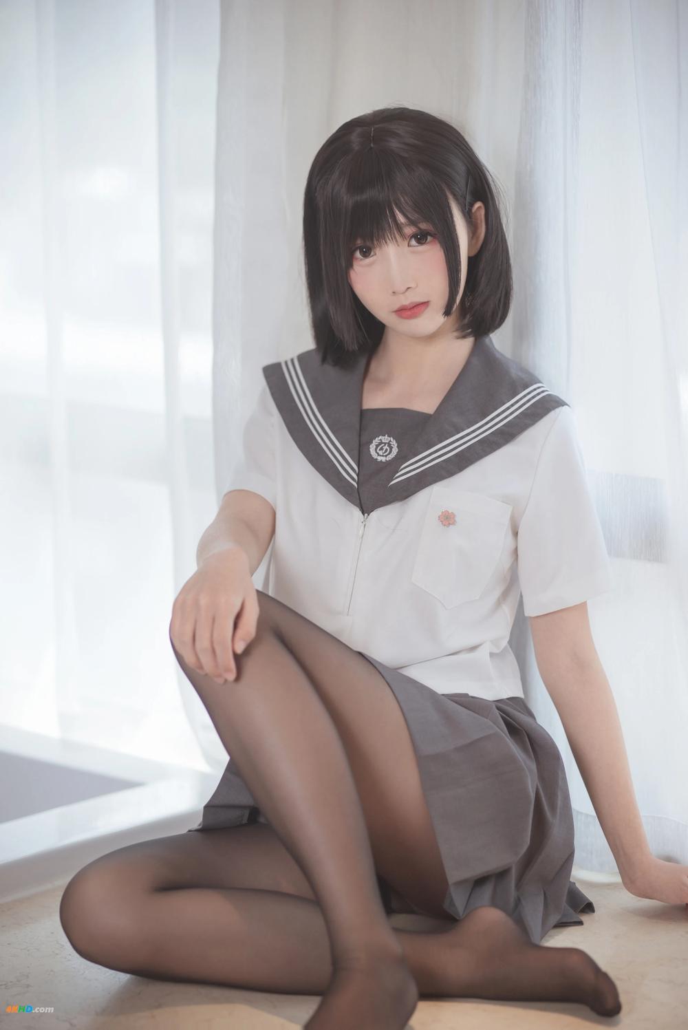 《面饼仙儿 No.016 脑内少女 黑丝JK[139MB-25photos]》图集预览