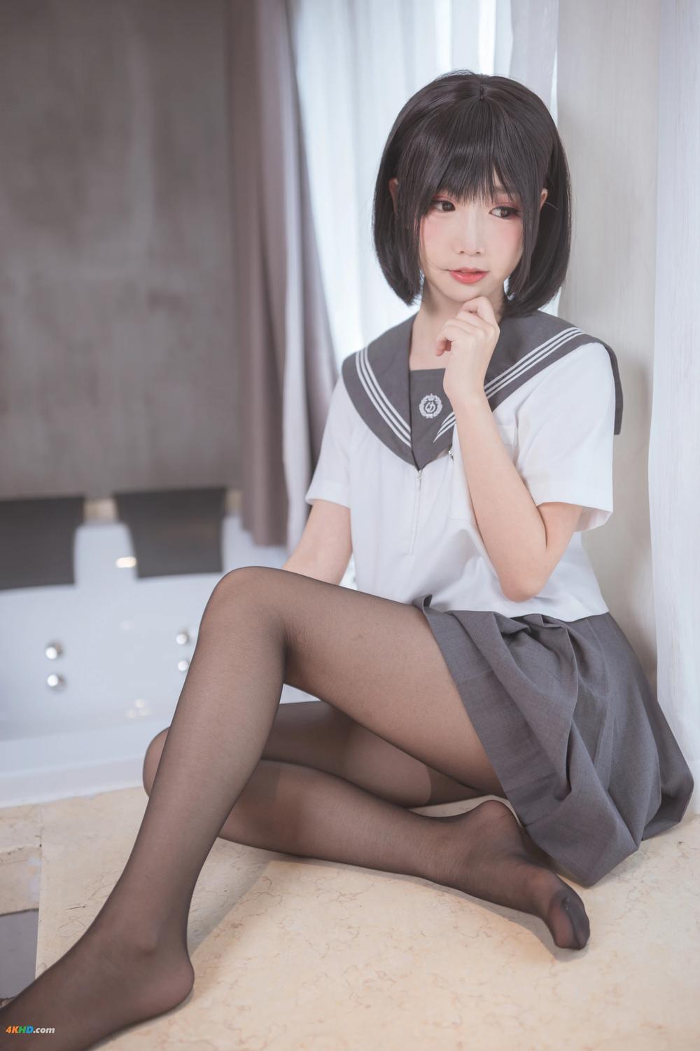 《面饼仙儿 No.016 脑内少女 黑丝JK[139MB-25photos]》图集预览