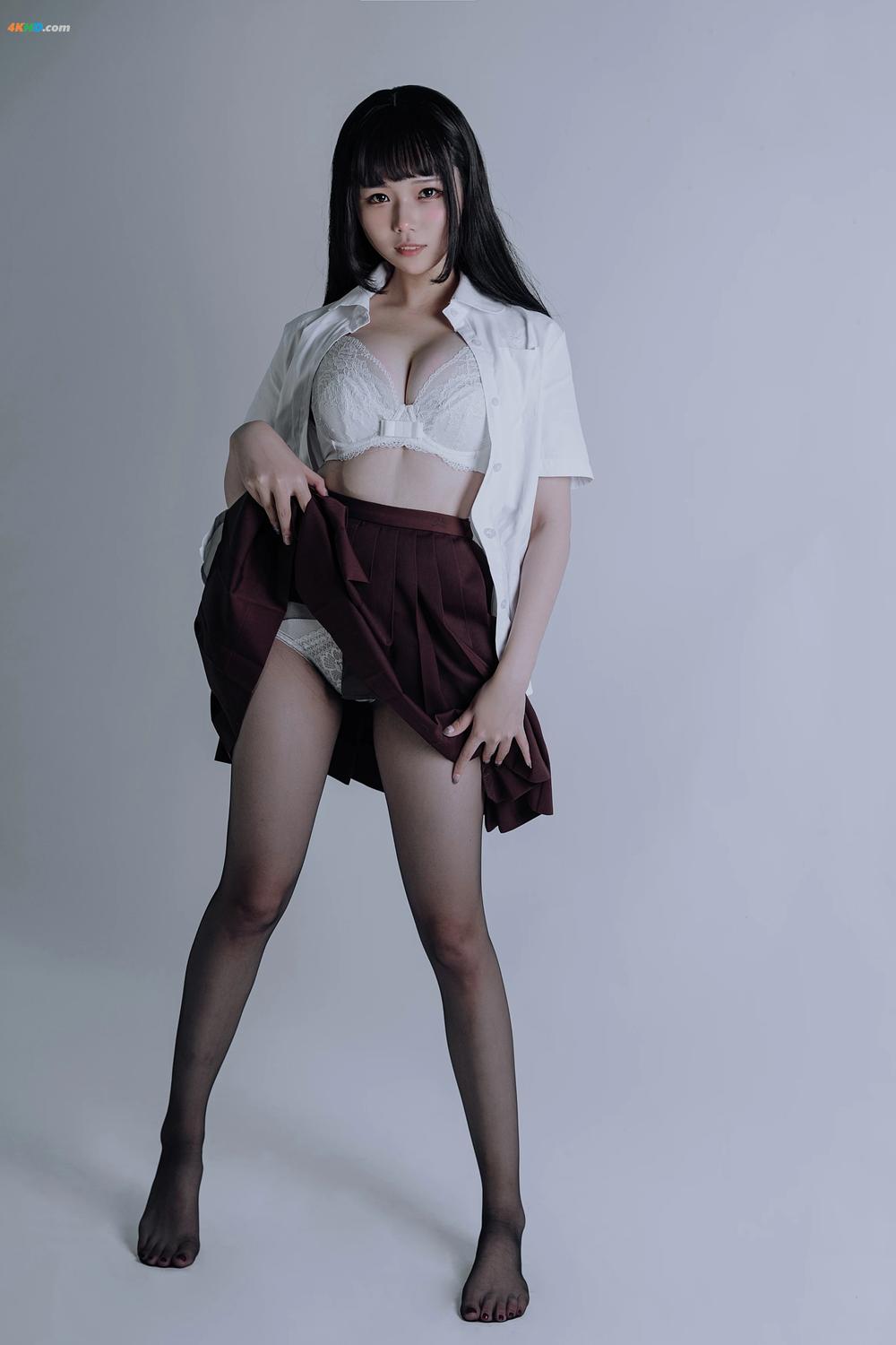 《Coser@七月喵子 (qiyuemiaozi) No.011 黑丝jk[107MB-31photos]》图集预览