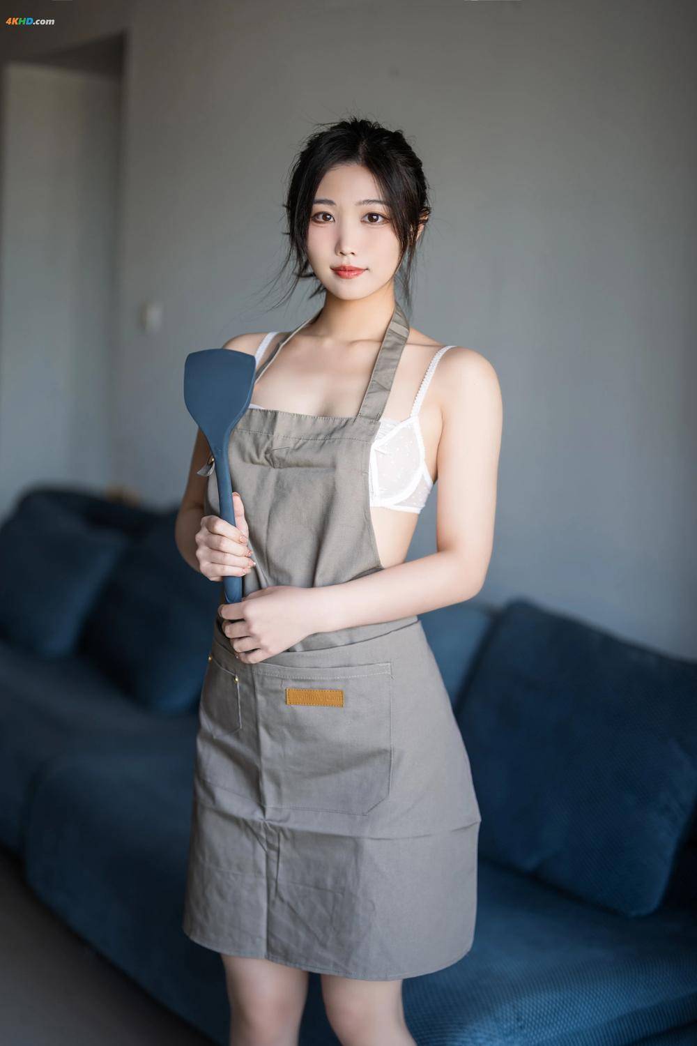 《Coser@汪知子 Vol.014 围裙[340MB-40photos]》图集预览