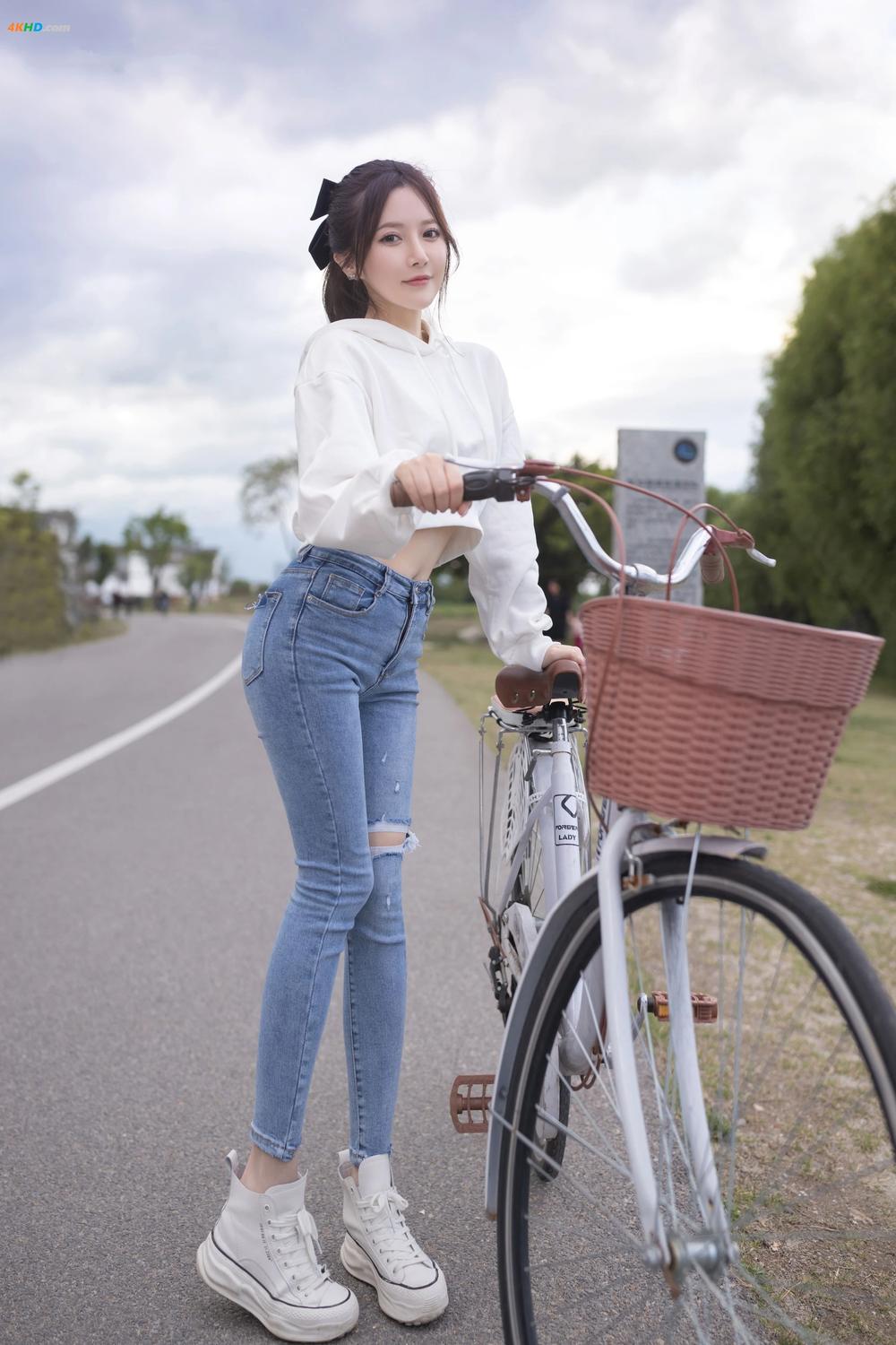 《[cosplay] 鱼子酱Fish – 牛仔情趣真空[428MB-120photos]》图集预览