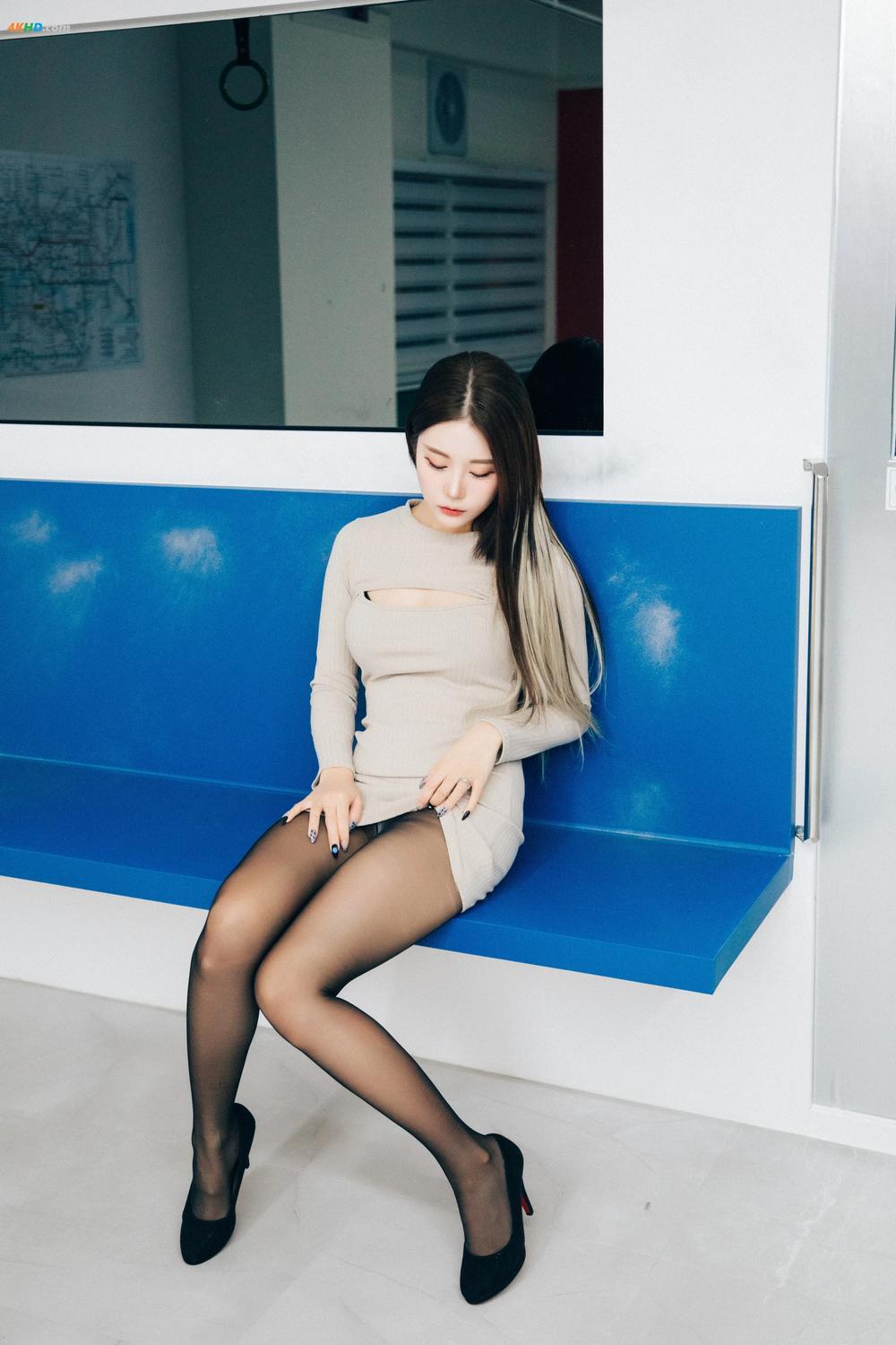《[Loozy] Bomi (보미) – Bondage Subway[1390MB-100photos]》图集预览