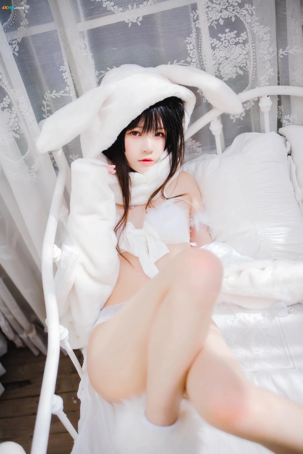 《Coser@桜桃喵 Vol.142 小白兔01+02[801MB-97photos]》图集预览