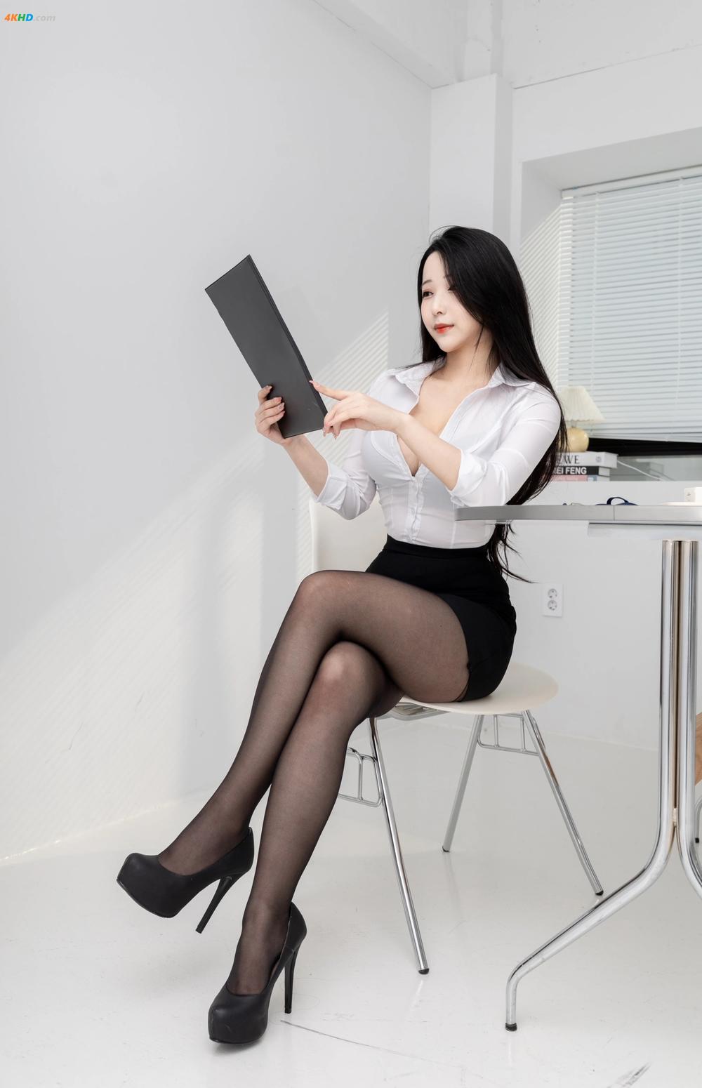 《[PUSSYLET] Vol.38 Seolhwa (설화) – Office[193MB-77photos]》图集预览