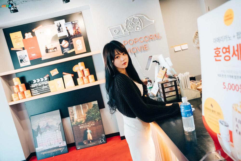 《[Loozy] Zia (지아) – XXX in The Theater[634MB-47photos]》图集预览