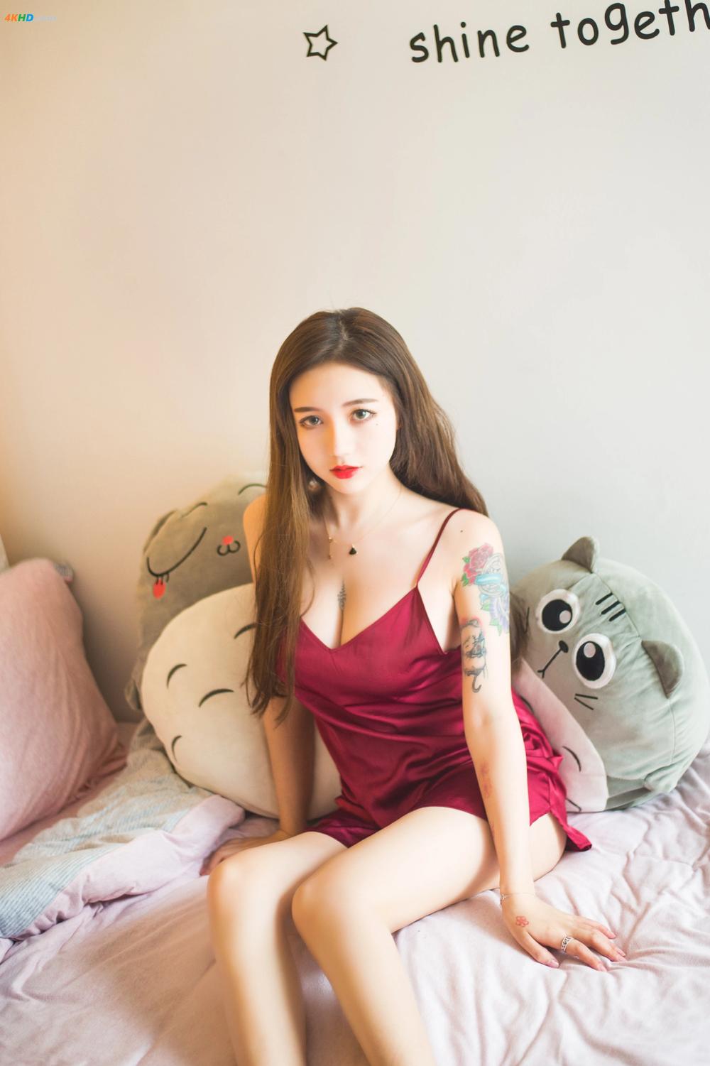 《Coser@洛丽塔大哥 Vol.018 吊带睡衣[14MB-14photos]》图集预览