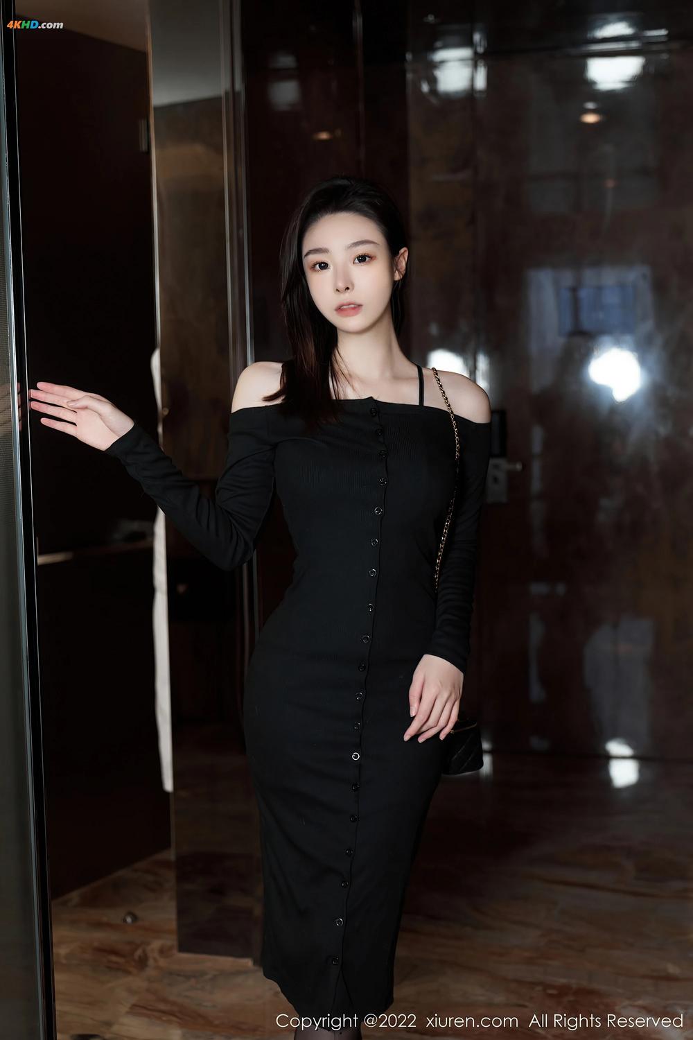 《XIUREN No.5529 是小逗逗[531MB-93photos]》图集预览