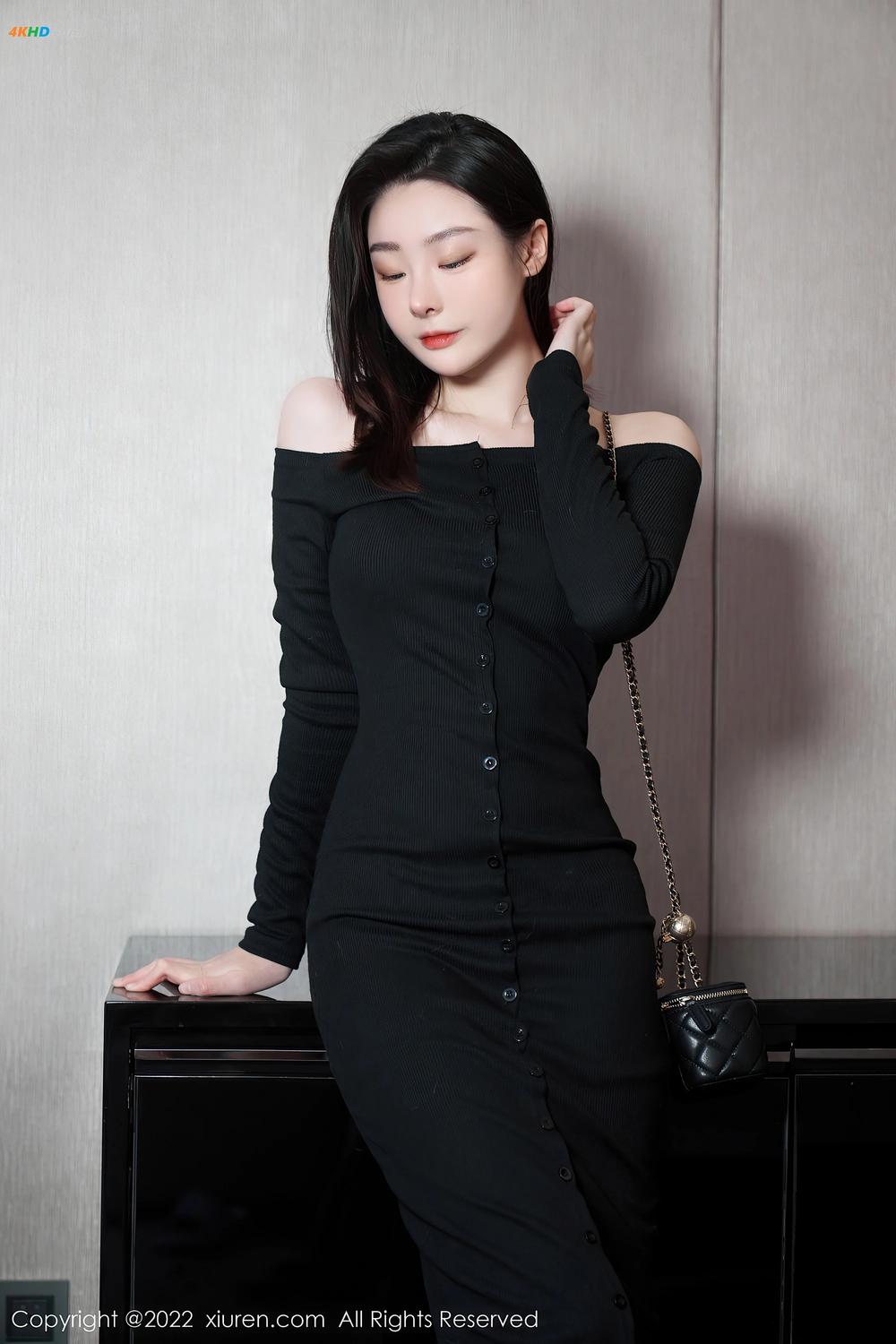 《XIUREN No.5529 是小逗逗[531MB-93photos]》图集预览