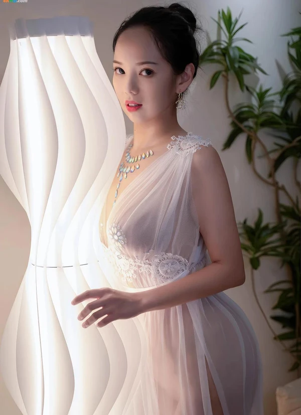 XIUREN No.5434 大美妞儿[244MB-63photos]