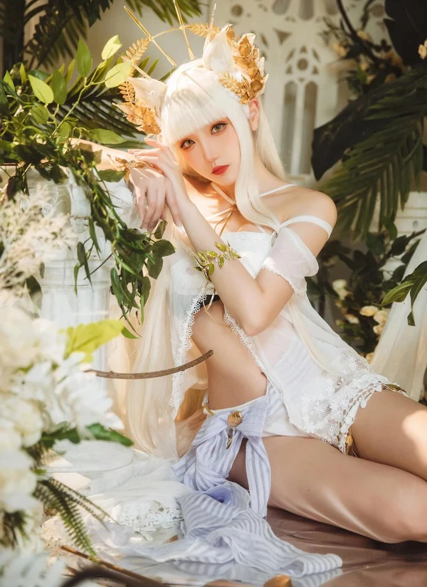瓜希酱 – 明日方舟 白金泳装 (Platinum)[115MB-25photos]