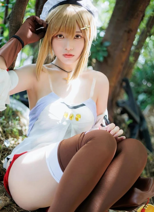 肃雨雨雨 – 碧蓝航线莱莎[76MB-13photos]