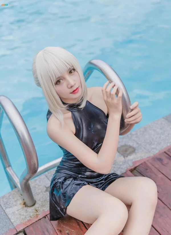 秋山AkI – 水着黑SABER[187MB-30photos]