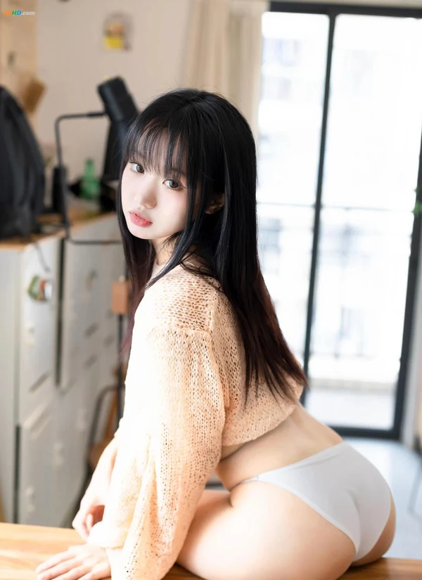 柒柒不可爱 – 半糖下午茶[127MB-30photos]