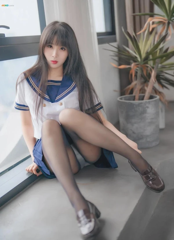 轩萧学姐 – 五月舰长 黑丝JK内衣[157MB-32photos]