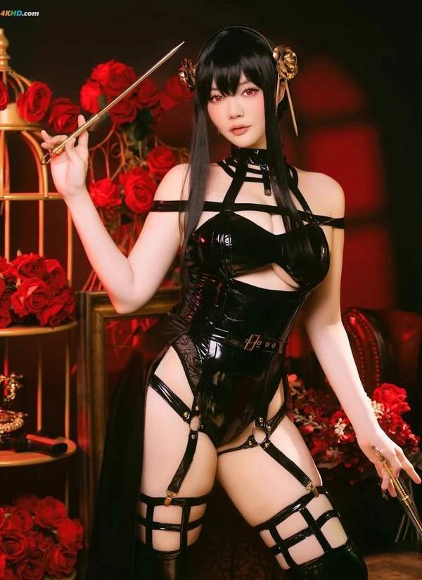 YingTze – Yor Forger Lingerie[82MB-40photos]