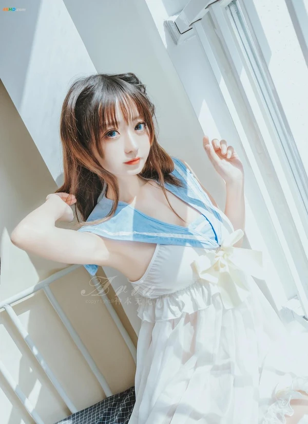 神本无尾_Aria – 蓝色睡裙[26MB-16photos]