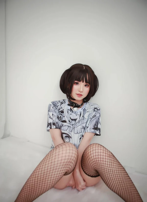 Chono Black – Ahegao[64MB-16photos]