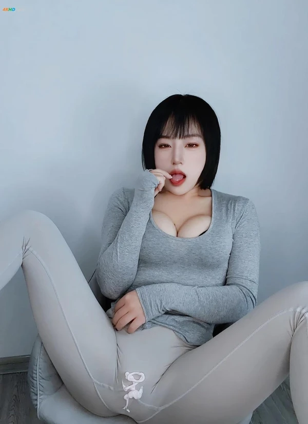 樱桃老师 – 舰长福利小合集01[72MB-30photos]