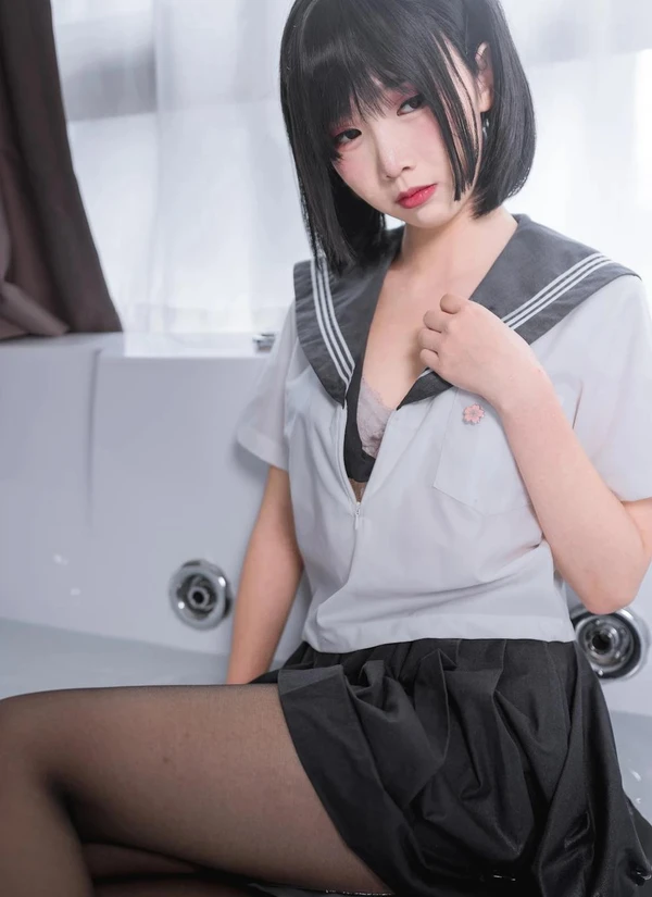 面饼仙儿 No.016 脑内少女 黑丝JK[139MB-25photos]