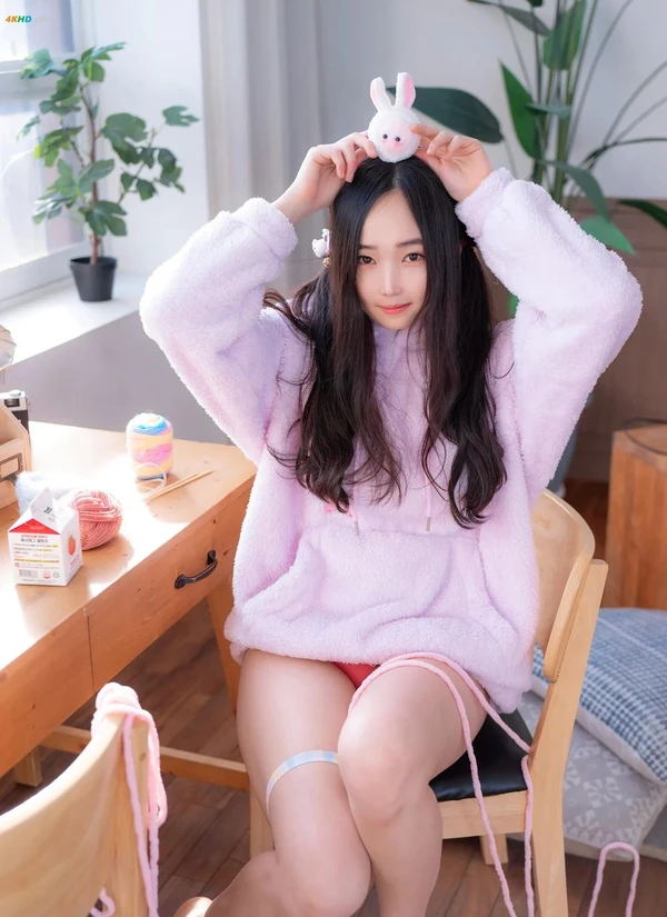 Bambi+Vol_5N[382MB-63photos]